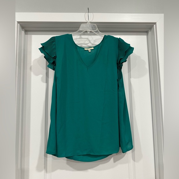 Les Serein Tops - Elegant Green Ruffle Sleeve Blouse